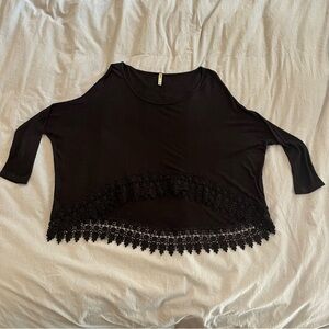 Emma & Sam Black Lace Hem Women's Crop‎ Top Boxy Dolman Sleeves Small.